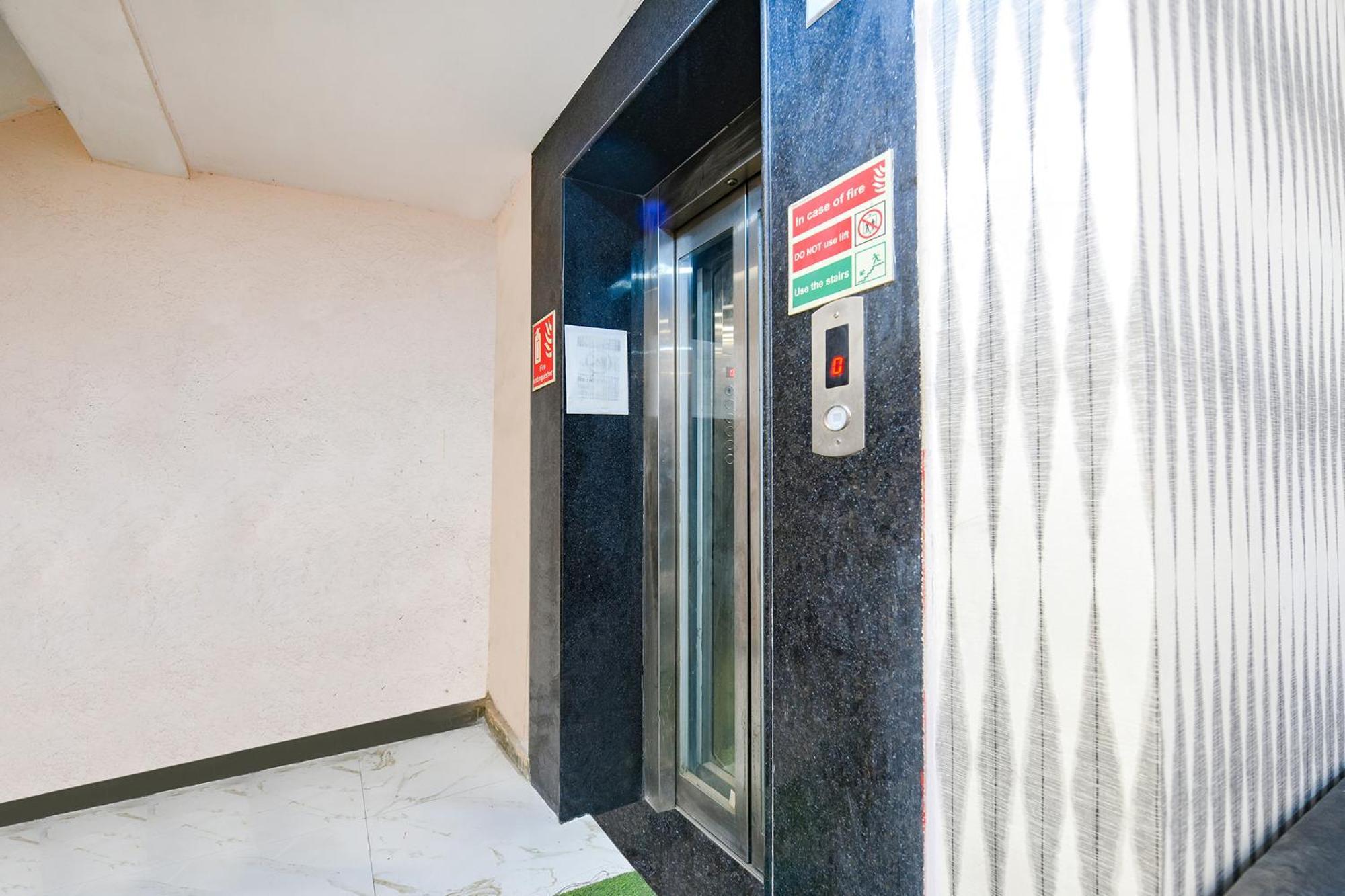 Fabhotel Pp Residency Tilak Nagar Нью-Дели Экстерьер фото