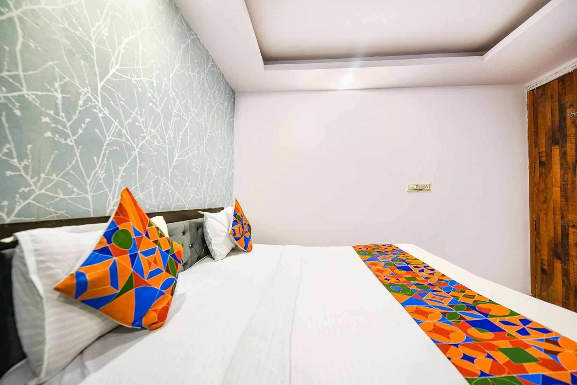 Fabhotel Pp Residency Tilak Nagar Нью-Дели Экстерьер фото
